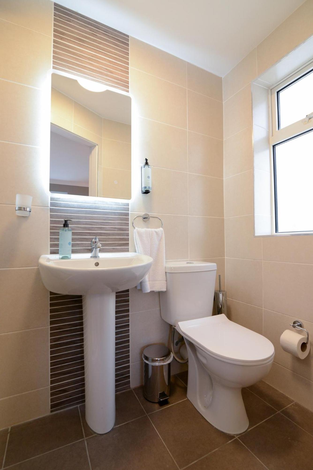 골웨이 Urban Nest Townhouse B&B 외부 사진
